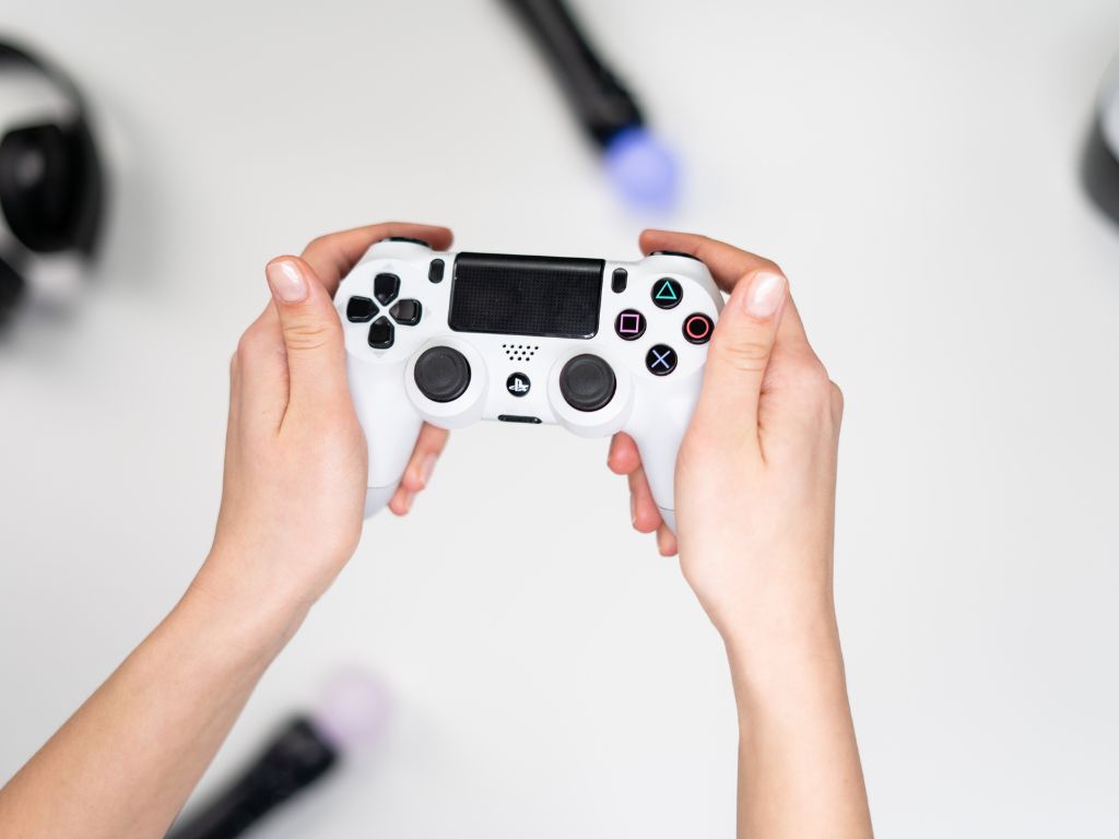 Wie stellt man die Totzone eines PS5-Controllers ein?