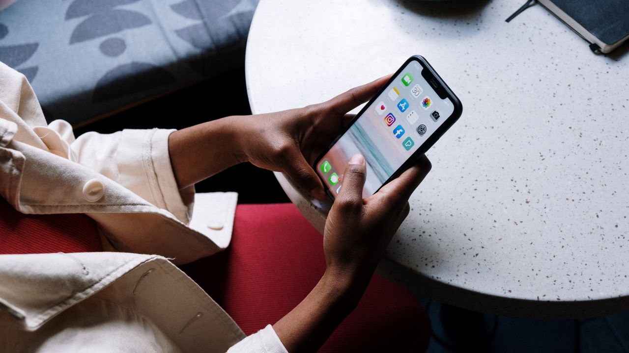 Einen Freund auf Facebook oder Messenger einschränken: Wie funktioniert das?