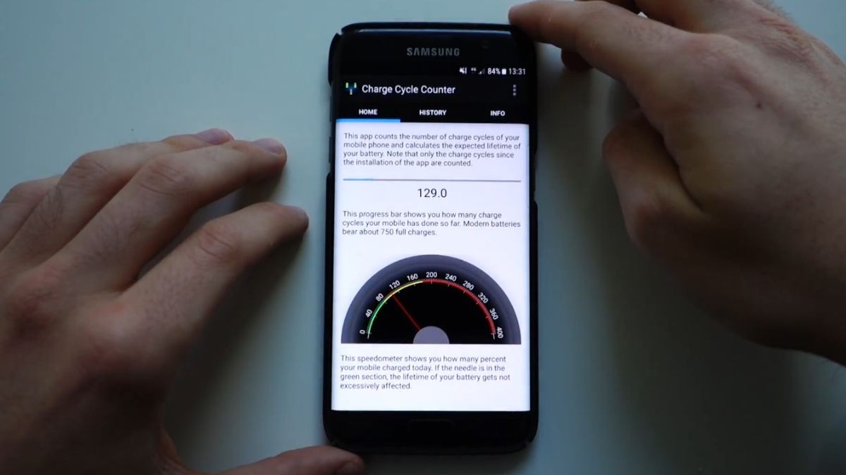 Wie überprüft man die tatsächliche Anzahl der Batterieladezyklen ohne App auf Android 14?